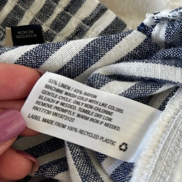 Universal Thread Navy and White Striped Women Shorts - Picture 3 of 3